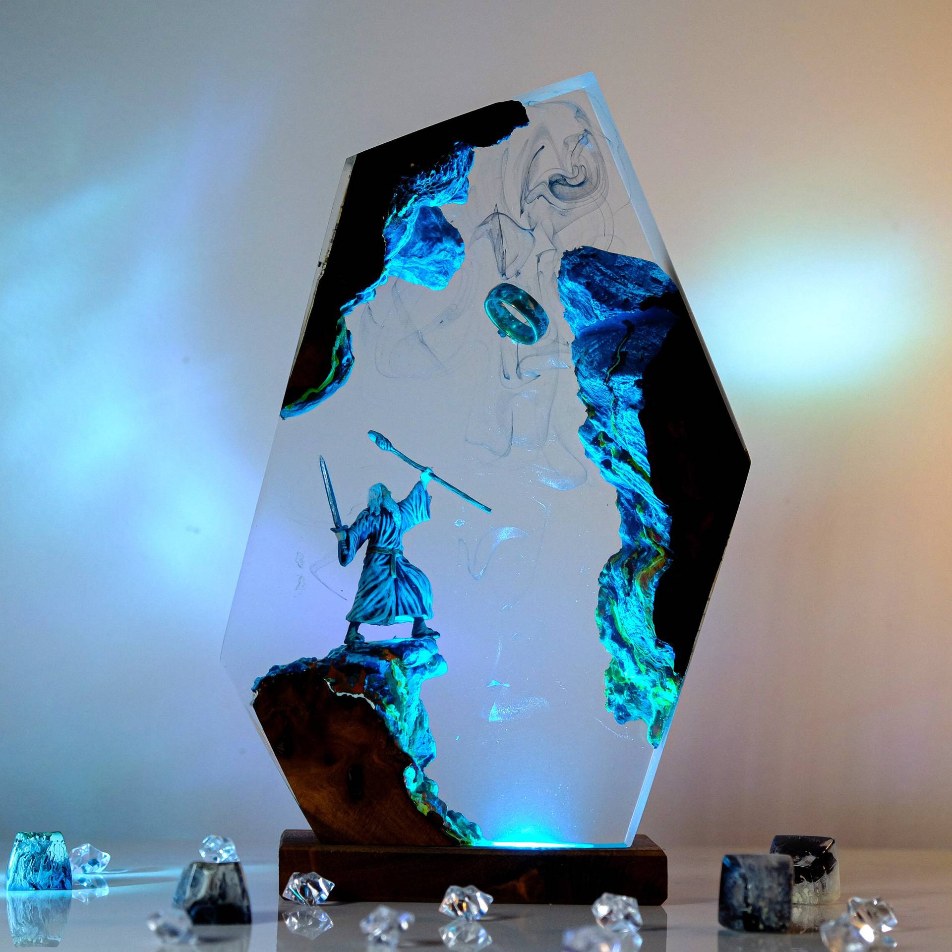 Desk Setup Lamp - Luminária de Resina com Figura de