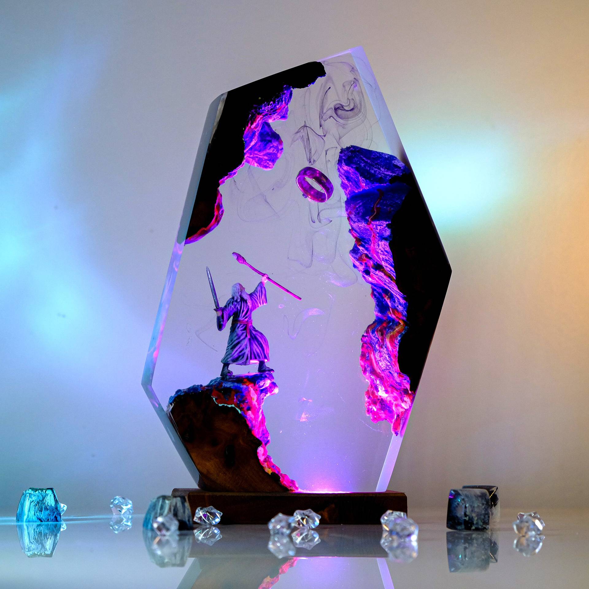 Luminária de Resina com Figura - Desk Setup Lamp avaliação e preço