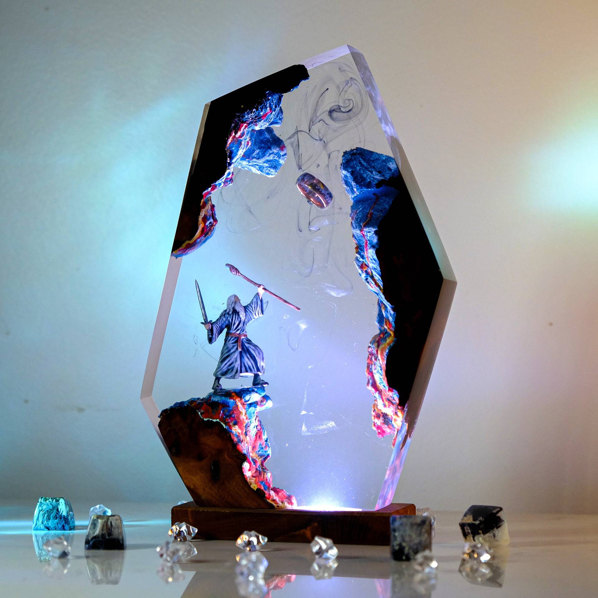 Luminária de Resina com Figura - Desk Setup Lamp avaliação e preço