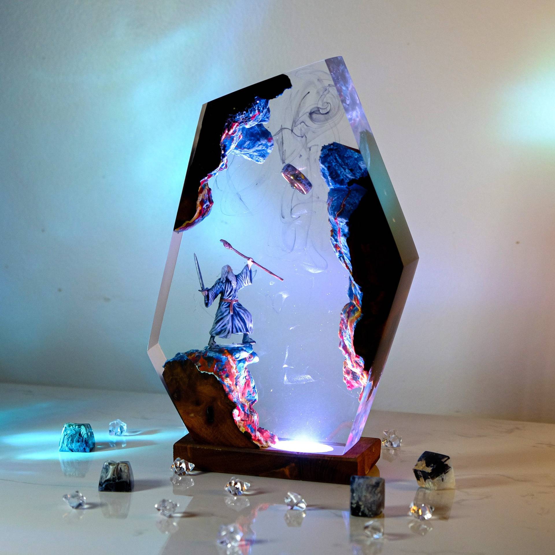 Luminária de Resina com Figura - Desk Setup Lamp avaliação e preço
